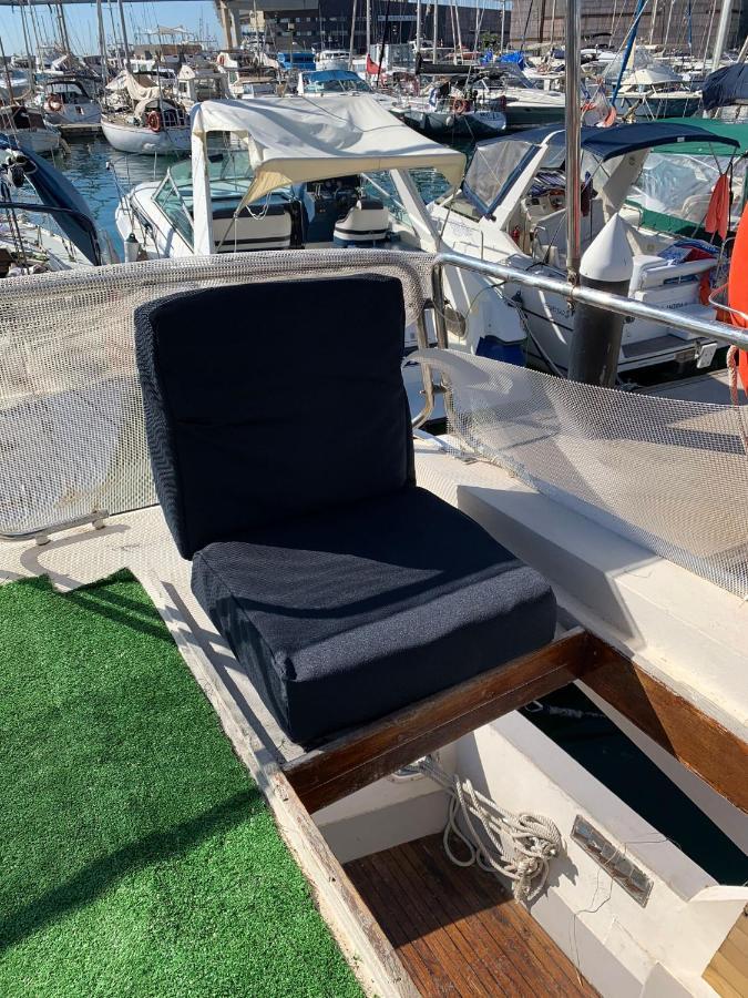 Barco Lucky Sant Adria de Besos Exterior foto