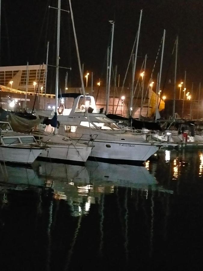 Barco Lucky Sant Adria de Besos Exterior foto